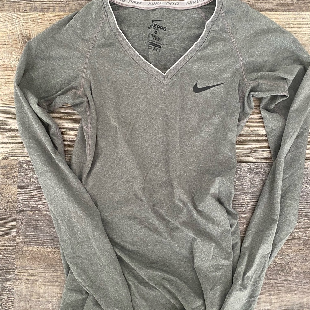 Grey nike long sleeve top